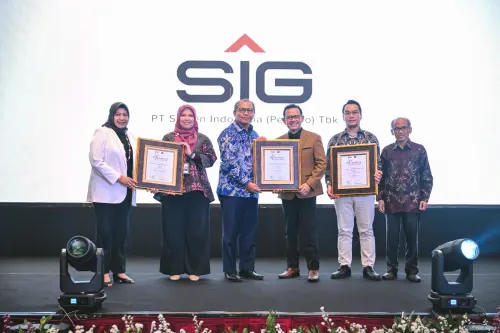 Transformasi SDM SIG Berbuah Tiga Penghargaan di Indonesia HR Excellence 2026