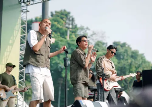Ribuan Pelari 'Banjiri' GBK di BrookFarm Almond Run 2026, Ada Medali hingga Konser RAN!