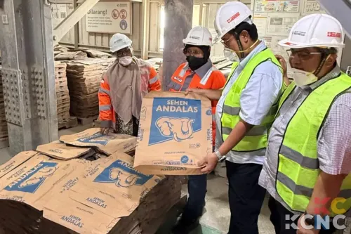 Direktur Operasi SIG Cek Langsung Produksi dan Distribusi Semen di Aceh