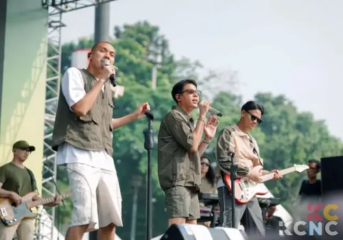 Ribuan Pelari 'Banjiri' GBK di BrookFarm Almond Run 2026, Ada Medali hingga Konser RAN!