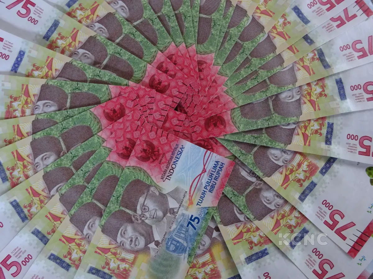 Dibayangi Kekhawatiran, Langkah Rupiah Tersendat di Rp17.917