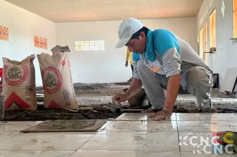 SIG Salurkan Bantuan Sarana Pendidikan dan Sosial untuk Santri dan Komunitas Anak Muda di Jawa Timur