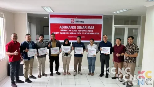 Respons Cepat di Tengah Bencana, Asuransi Sinar Mas Cairkan Klaim Banjir Rp1,07 Miliar