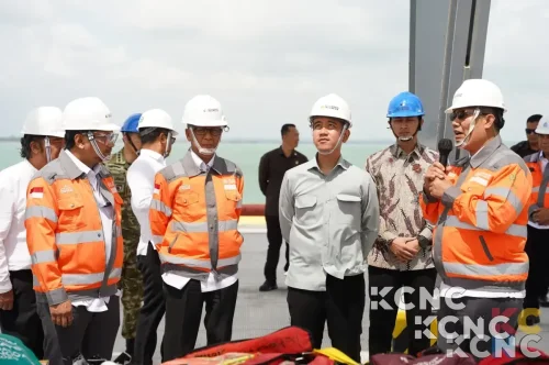 Kunjungi Proyek Dermaga Tuban, Wapres Gibran Apresiasi Upaya SIG Tingkatkan Ekspor